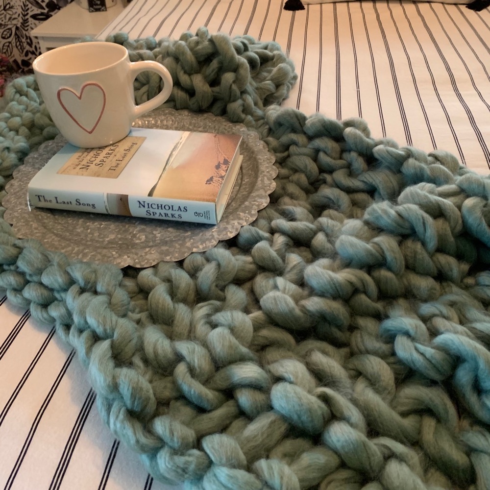 Chunky Knit Blanket *GREAT GIFT IDEA*